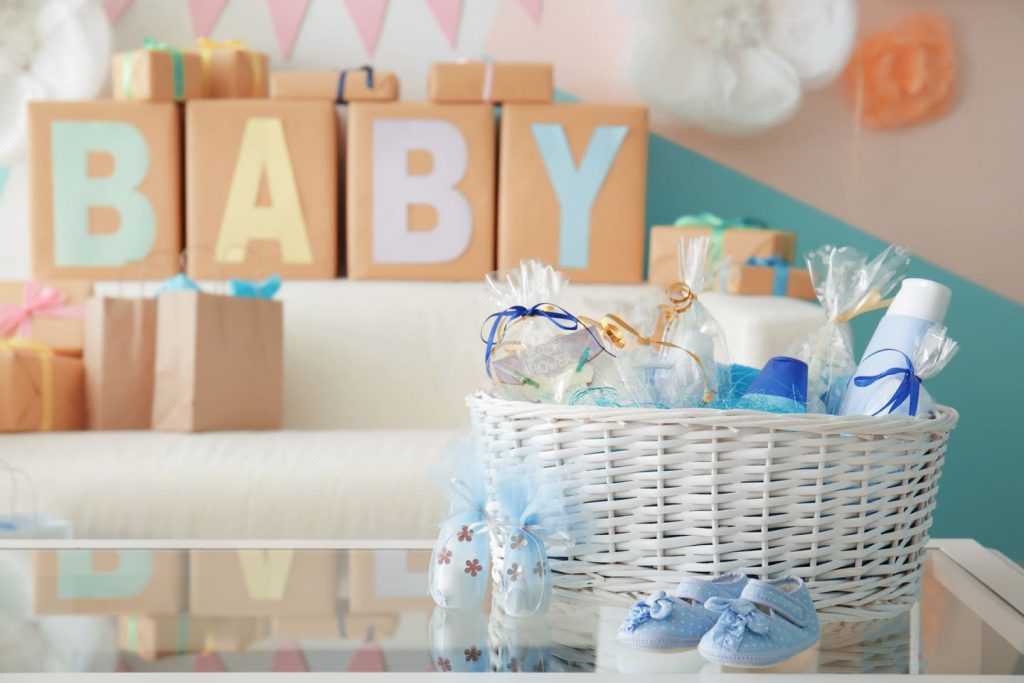 Keeping baby shower decorations simple